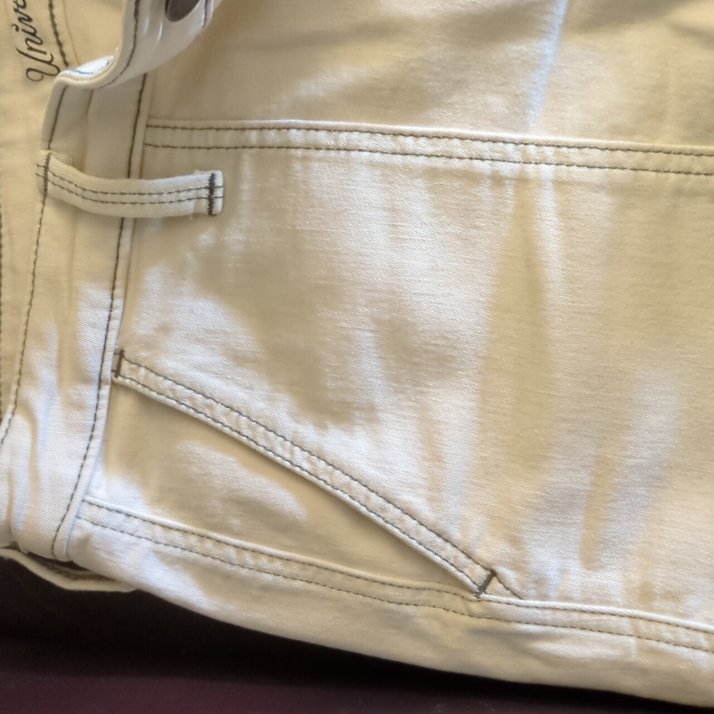 Target Universal Thread Contrast Shorts Cream trimmed Blue Stitching - Picture 3 of 6